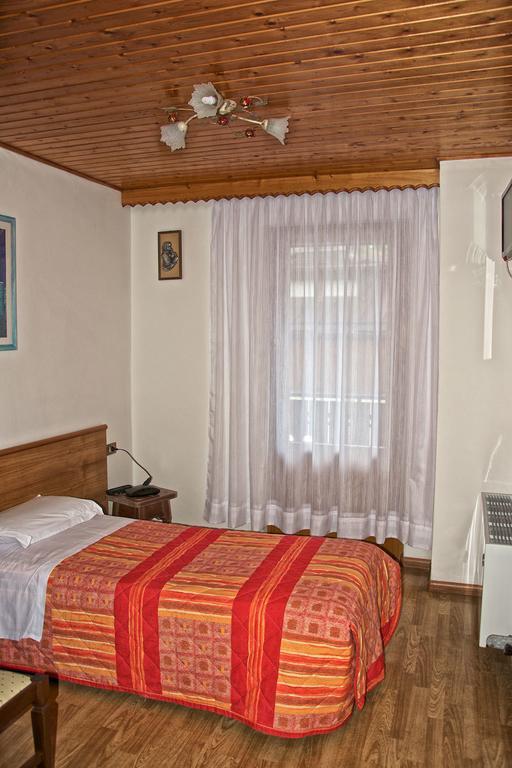 Albergo Ristorante Iris アウロンツォ・ディ・カドーレ 部屋 写真